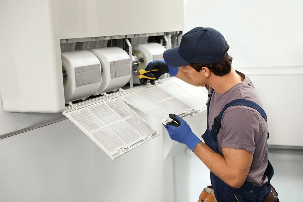 5 Reasons Air Conditioning Repair Is Not a DIY Project 5 Reasons Air Conditioning Repair Is Not a DIY Project